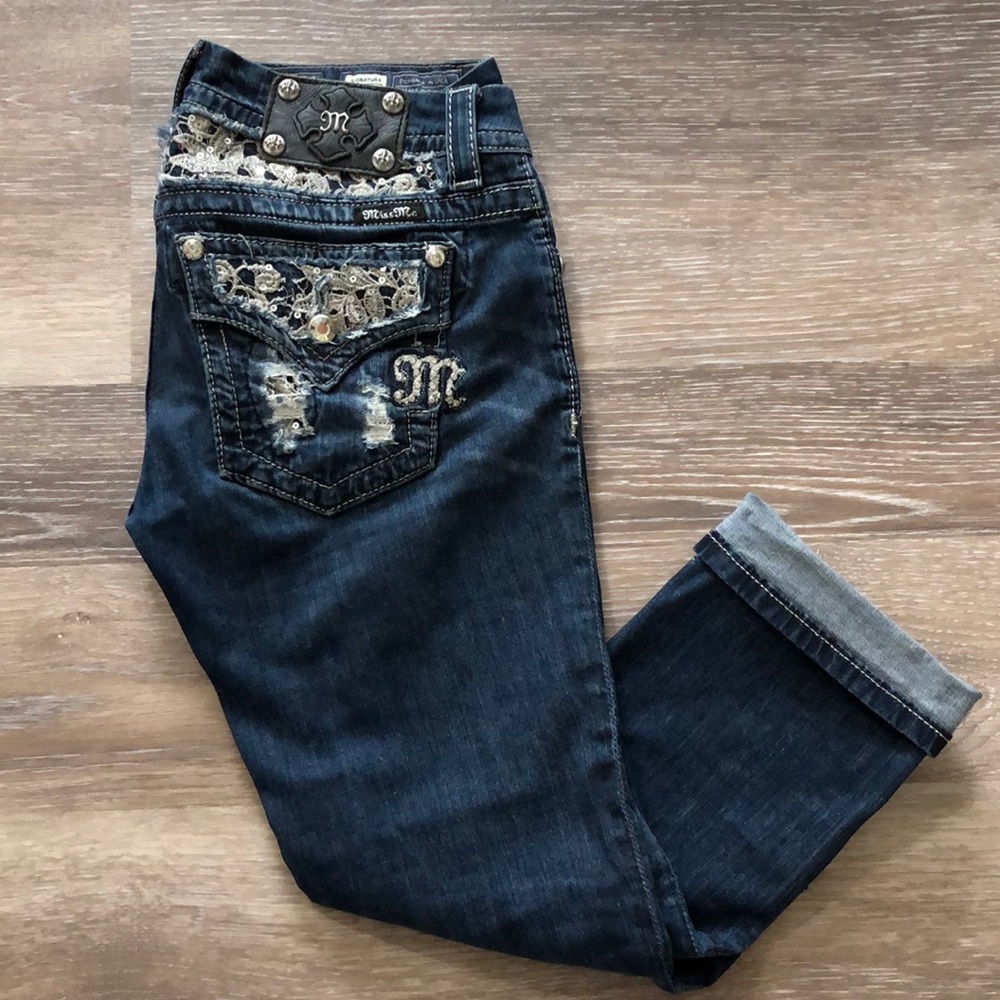 Miss Me Signature Crop Jeans Size 28